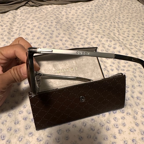 Gucci Sunglasses in very good condition - Picture 4 of 5